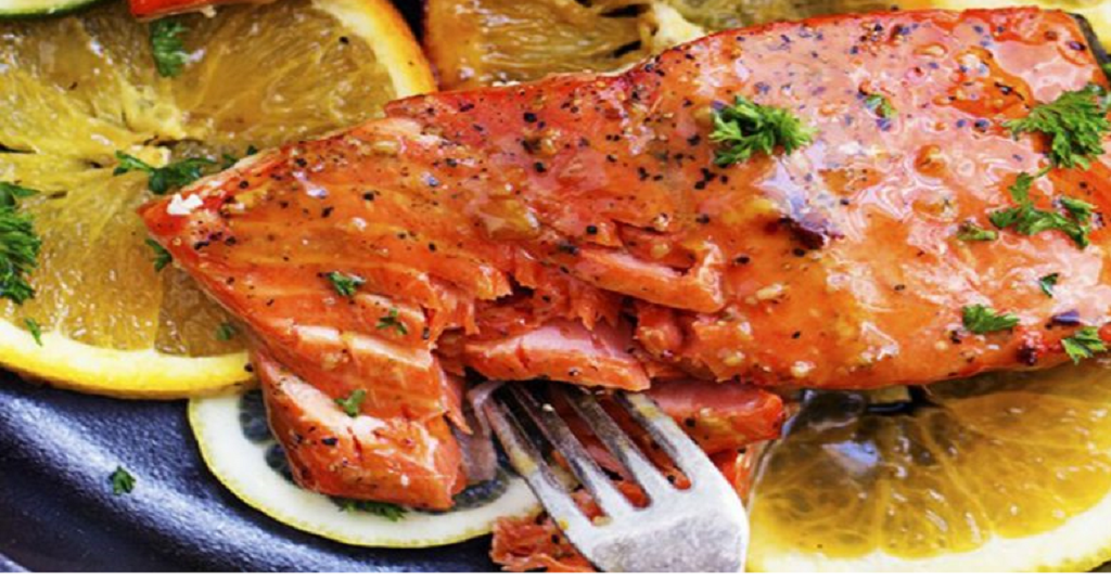 خوراک با ماهی سالمون